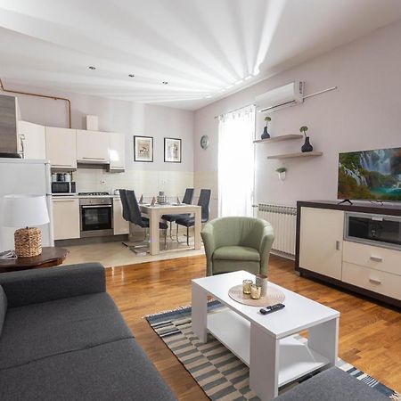 Apartman Gundulic Vinkovci Exterior foto
