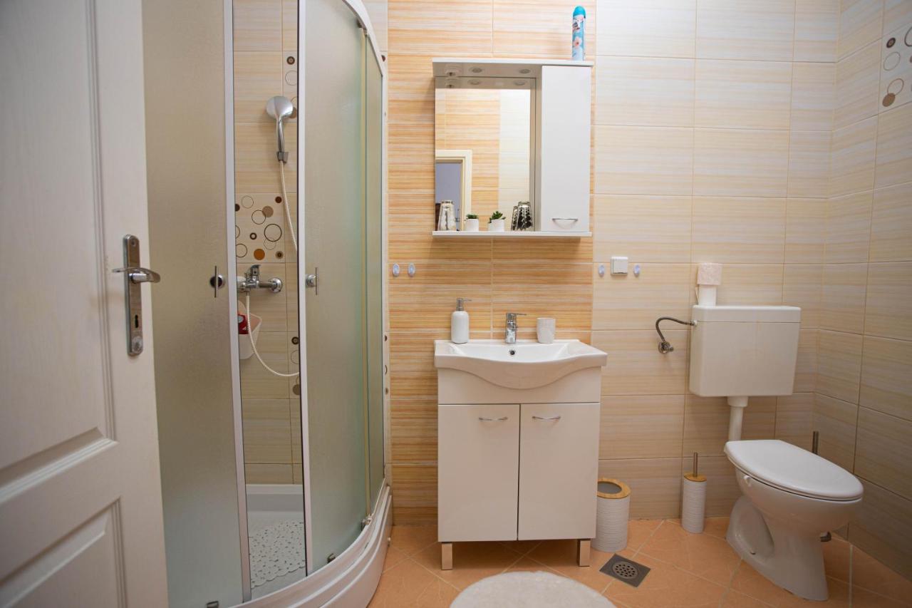 Apartman Gundulic Vinkovci Exterior foto